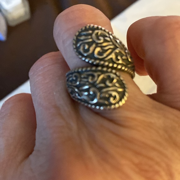 Sterling Silver bypass ring SIZE 7 Has markings in ring - Picture 7 of 8